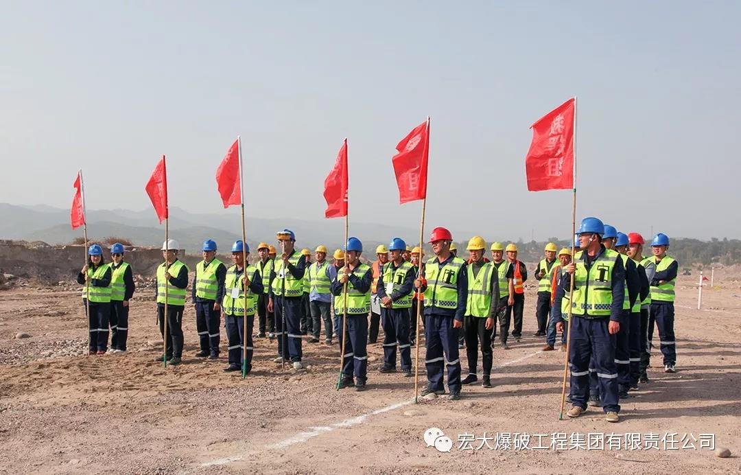『夯实应急响应 筑牢生命防线』——安博官网体育入口(中国)有限公司爆破河北邢台项目部成功开展车辆事故应急救援演练