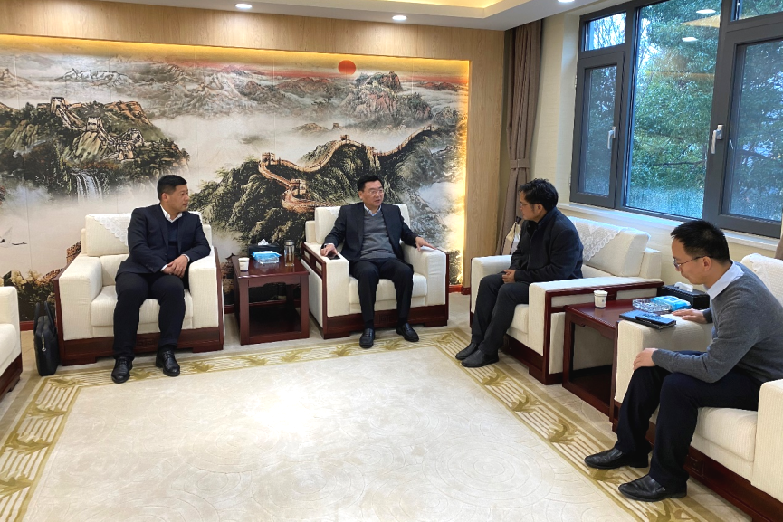 安博官网体育入口(中国)有限公司爆破工程集团领导前往江汉大学与谢先启院士深入交流