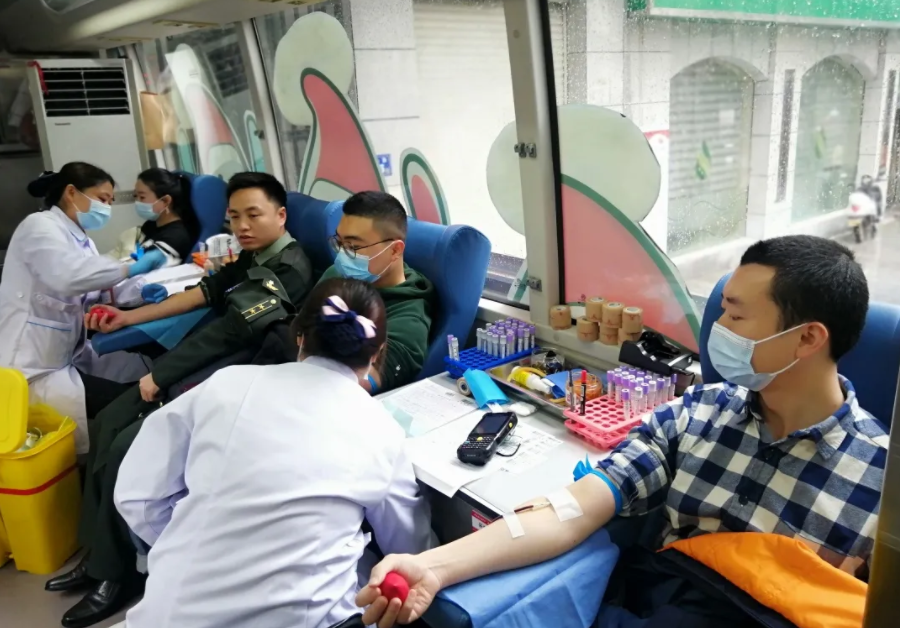 【爱心接力，传递真情】—— 安博官网体育入口(中国)有限公司爆破工程集团本部员工参加无偿献血公益活动