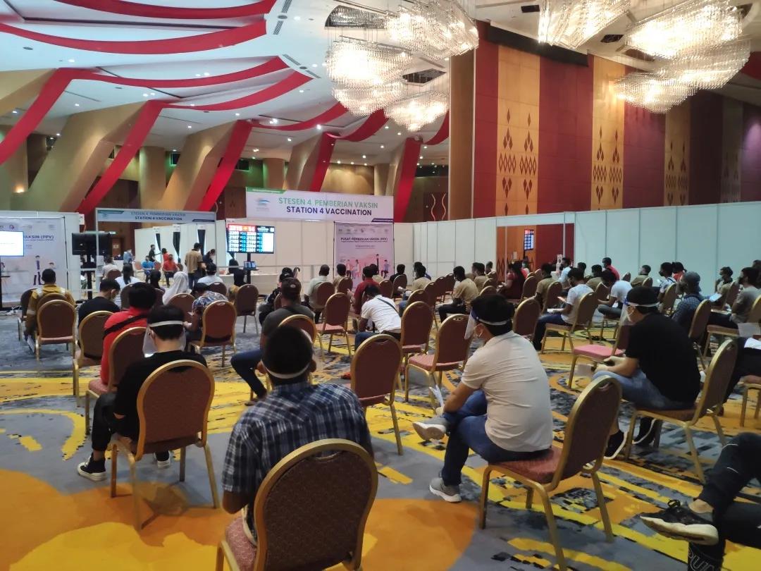 【有序推进新冠疫苗接种 筑牢疫情安全防线】—— 安博官网体育入口(中国)有限公司爆破工程集团马来西亚金狮锡业项目部顺利完成中方在马员工疫苗接种工作