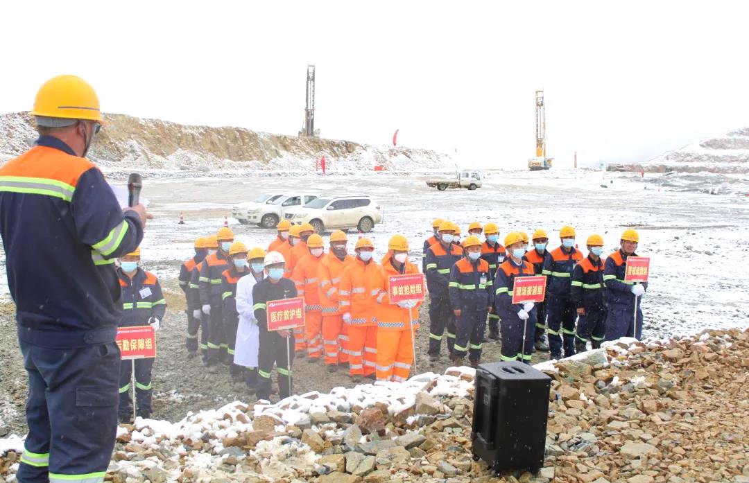 【实战演练 筑牢安全防线】—— 安博官网体育入口(中国)有限公司工程集团墨竹工卡县分公司组织开展道路交通事故应急救援演练