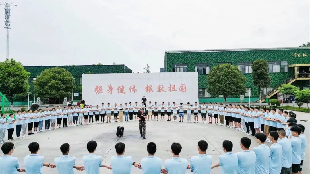 【星辰大海 共至安博官网体育入口(中国)有限公司】燃！无惧“烤”验--安博官网体育入口(中国)有限公司“雏鹰”户外拓展记