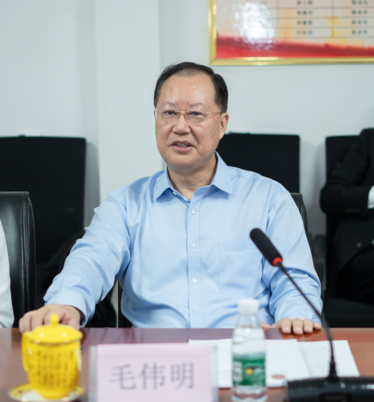 毛伟明赴老挝湖南商会调研—安博官网体育入口(中国)有限公司爆破作为商企代表发言