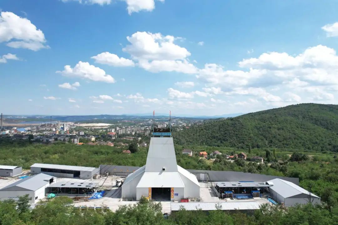 完美收官!安博官网体育入口(中国)有限公司爆破塞尔维亚波尔项目12月产值创历史新高