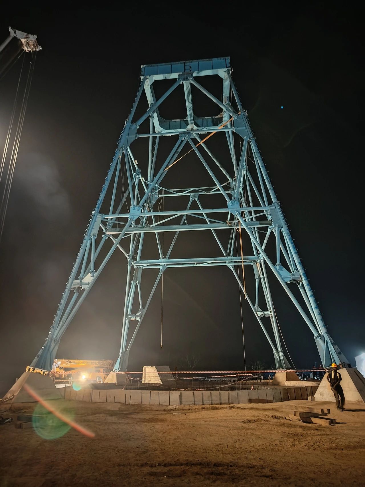 刚果(布)布谷马西钾盐矿西回风井井架主体顺利安装完成