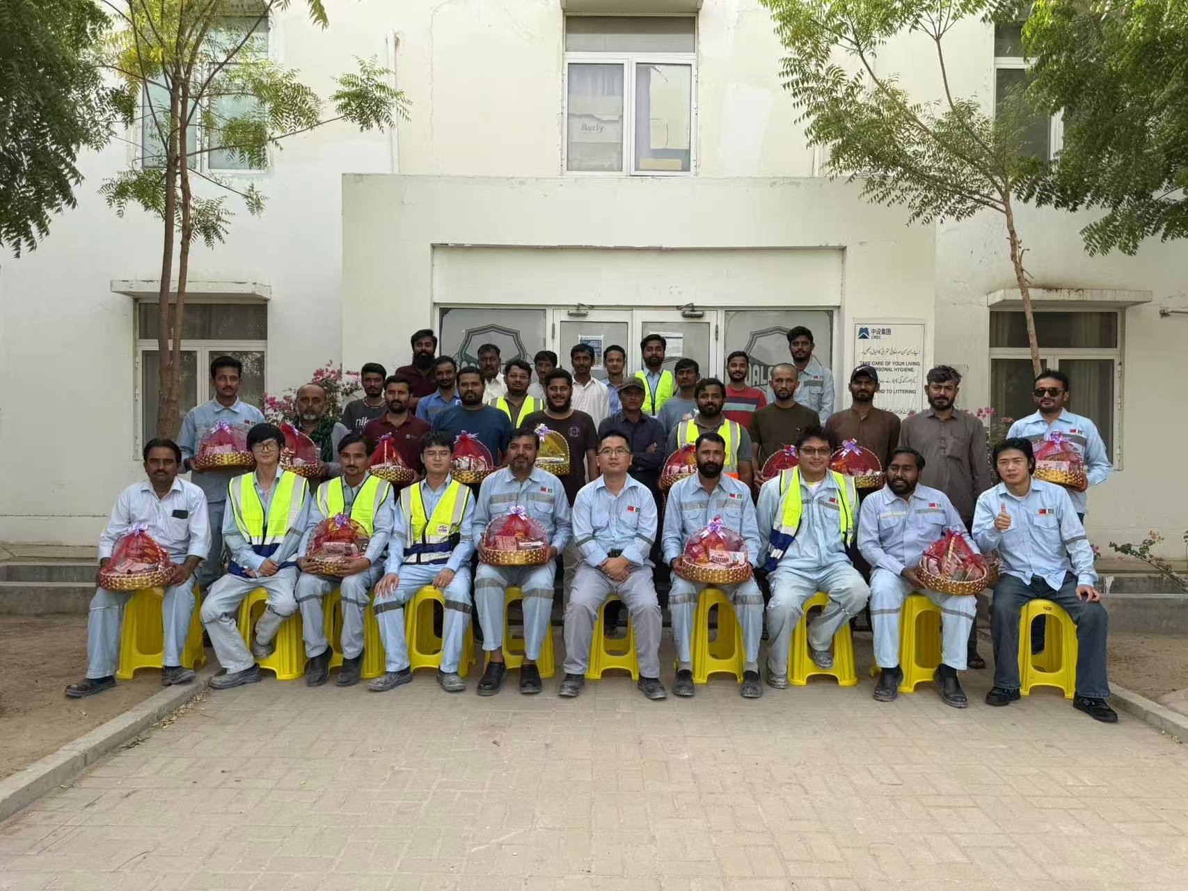 当古尔邦节遇见安全生产月：中巴员工共赴 “安全・文化” 双主题盛宴