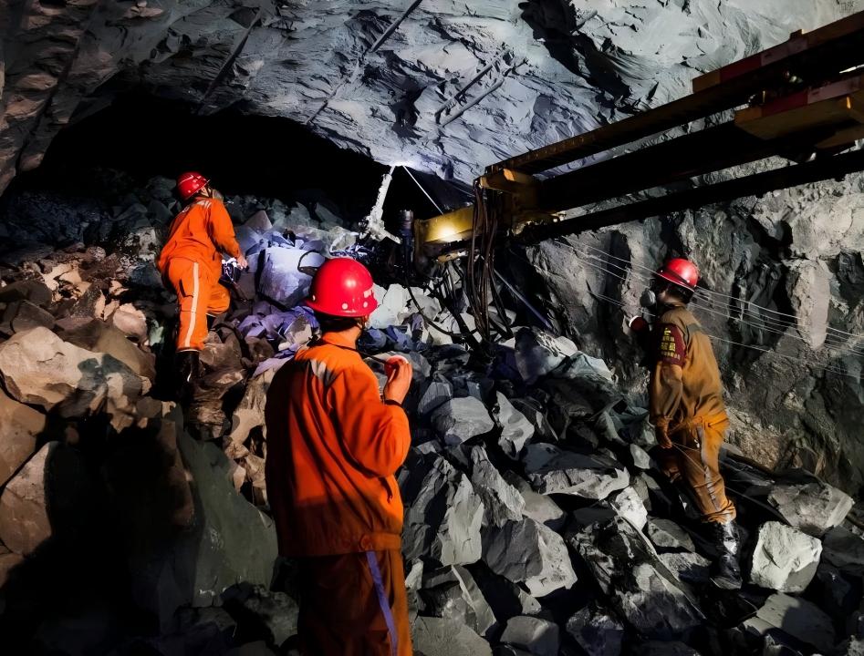 @所有安博官网体育入口(中国)有限公司人 这一杯！敬自己！