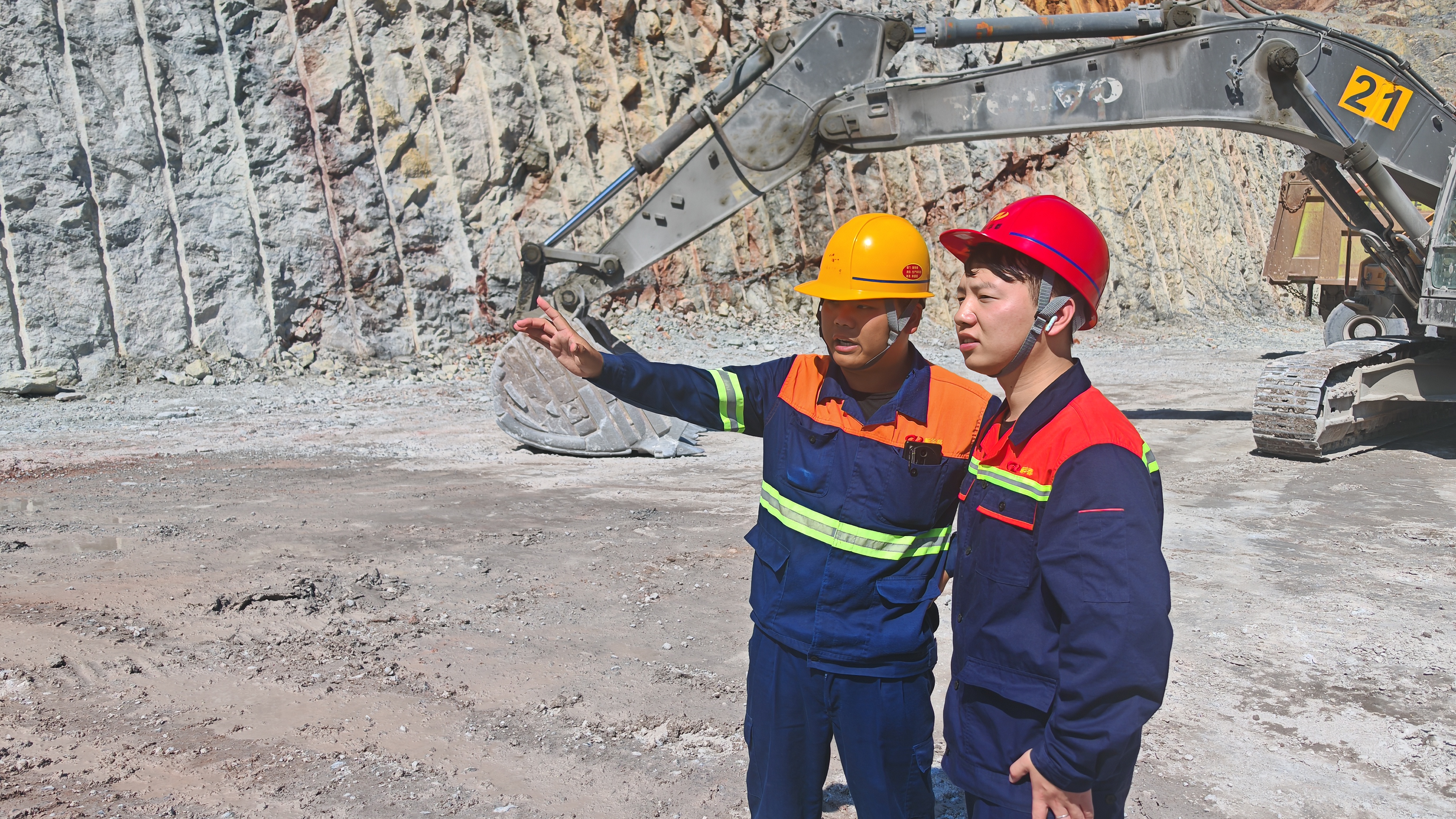 雏鹰启航！安博官网体育入口(中国)有限公司爆破八大人才培养基地第二届学员顺利结业​