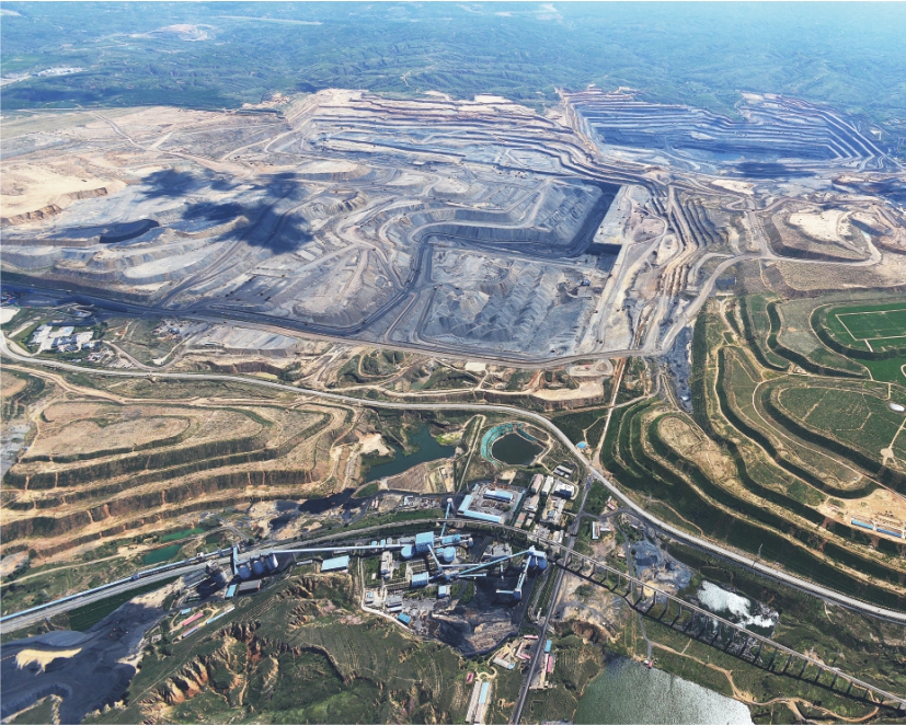 神华准能露天煤矿特大型设备采矿工程